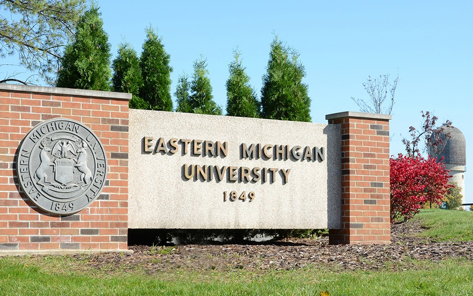 Eastern Michigan University entrance sign